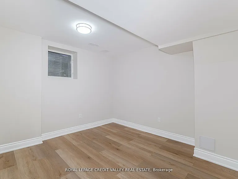 18 Trailhead Cres — Photo 18