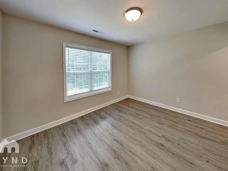 733 Hillside St — Photo 11