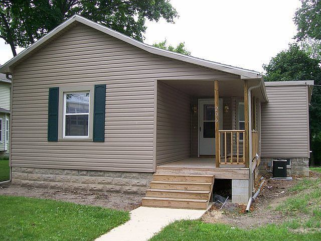 1st image of 208 W Oak St