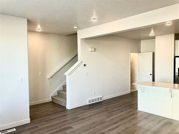 5th image of 968 W Tiffany Dale Way