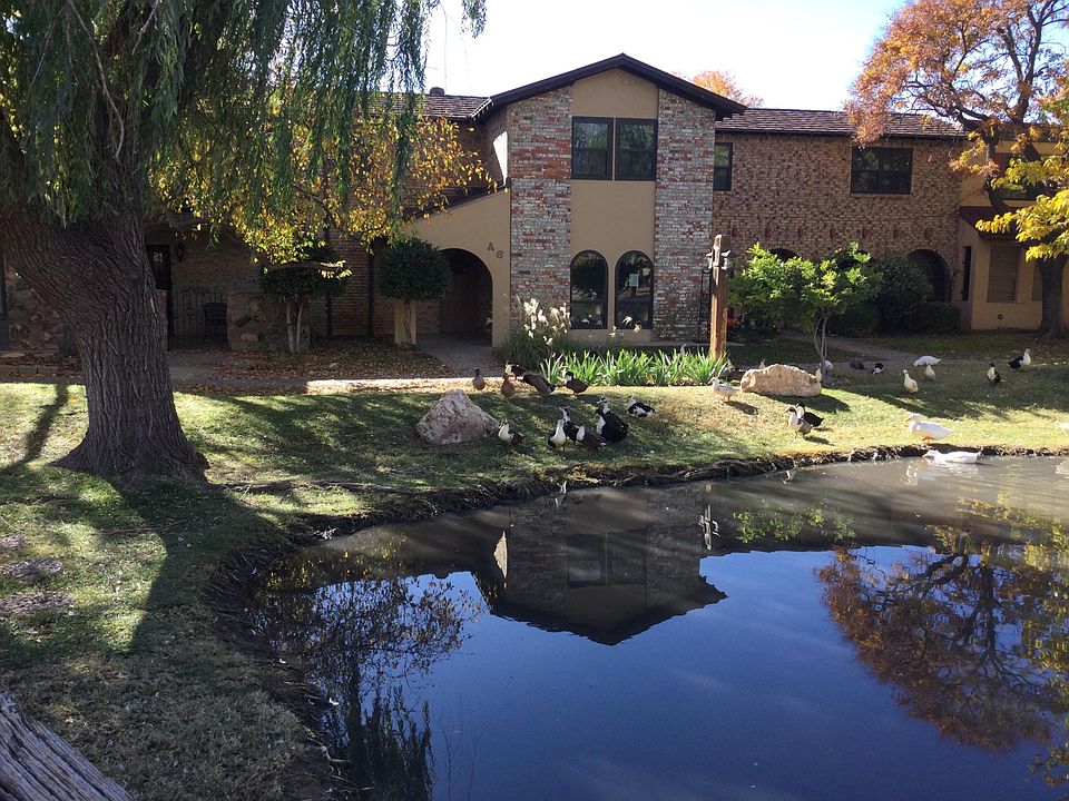 Beautiful Exterior with Ducks and Stream