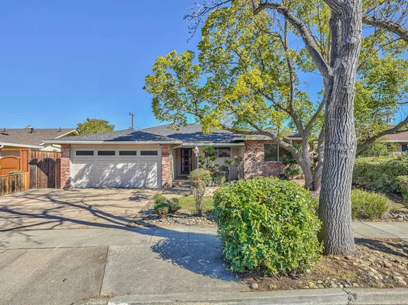242 Howes Dr, Los Gatos, CA 95032