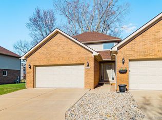 22237 Brehmer Ct, Trenton, MI 48183