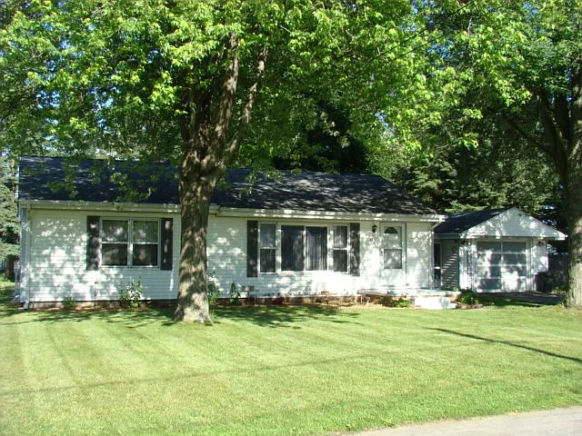 439 Cherokee Ln photo 1