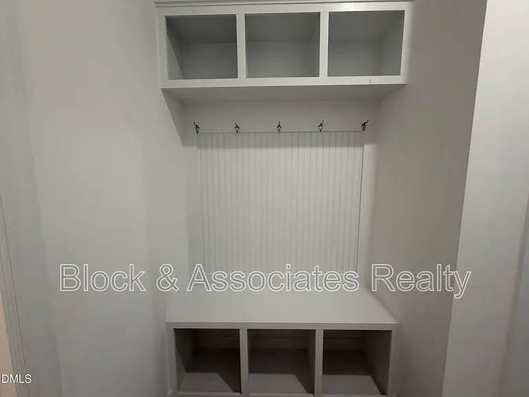 611 Contento Ct — Photo 6