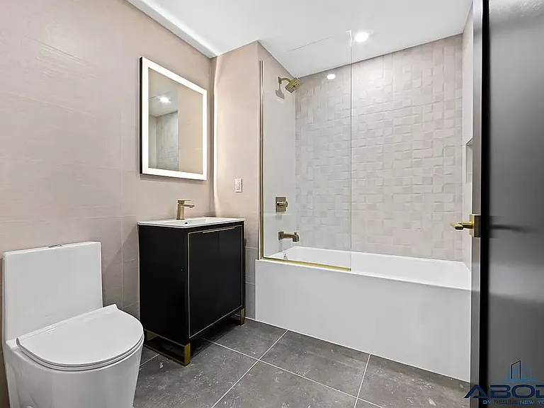 154 Lenox Rd #4L — Photo 4