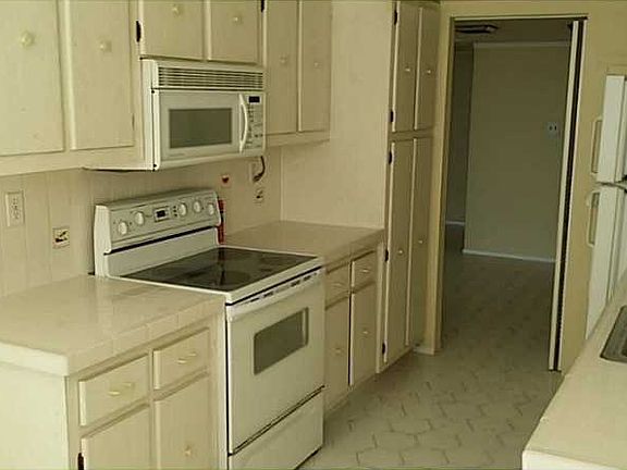 4th image of 18021 Biscayne Blvd #14012