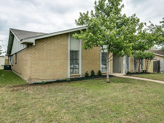 3rd image of 7335 Oakstone Dr