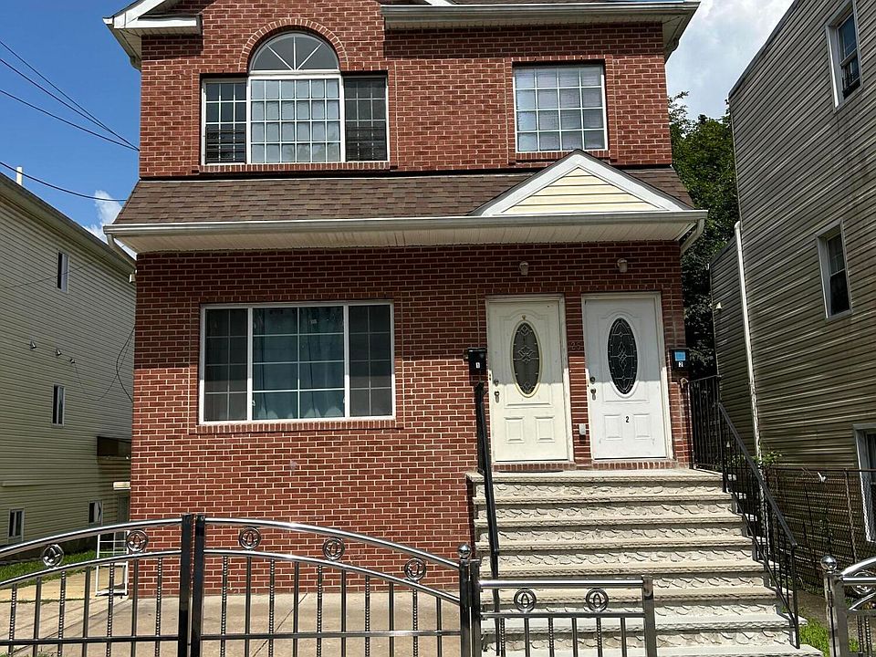 1st image of 25 Stanley Ave #2
