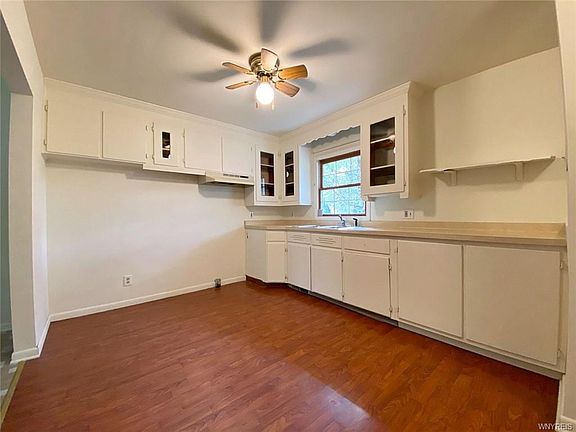 4th image of 345 Warner Ave