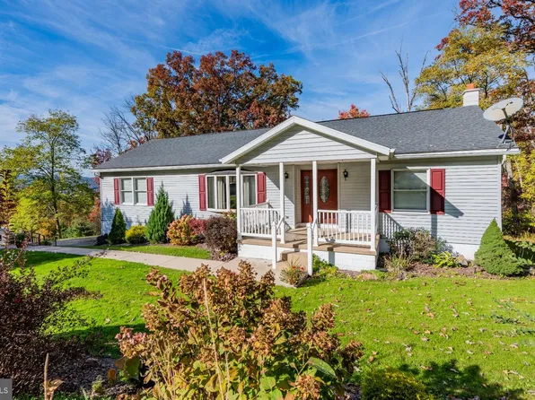 33 Quiggle Ave, Lock Haven, PA 17745