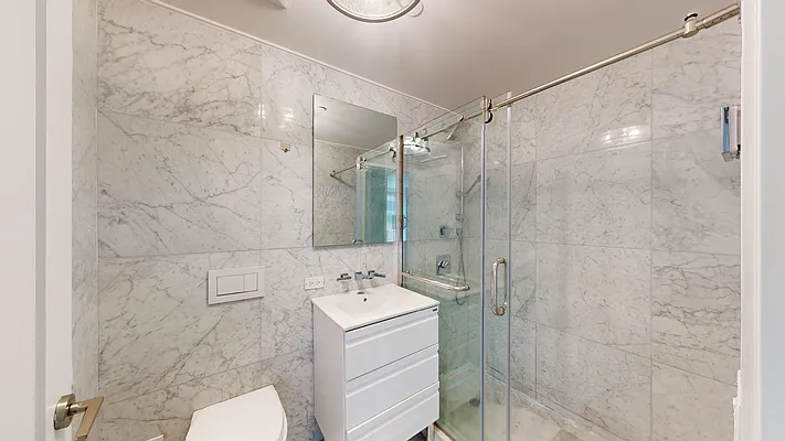 Rented by Bond New York | media 17