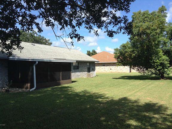 5th image of 323 Pine Breeze Dr