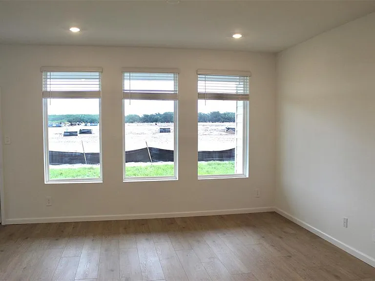 4359 Vibernum Ave — Photo 9