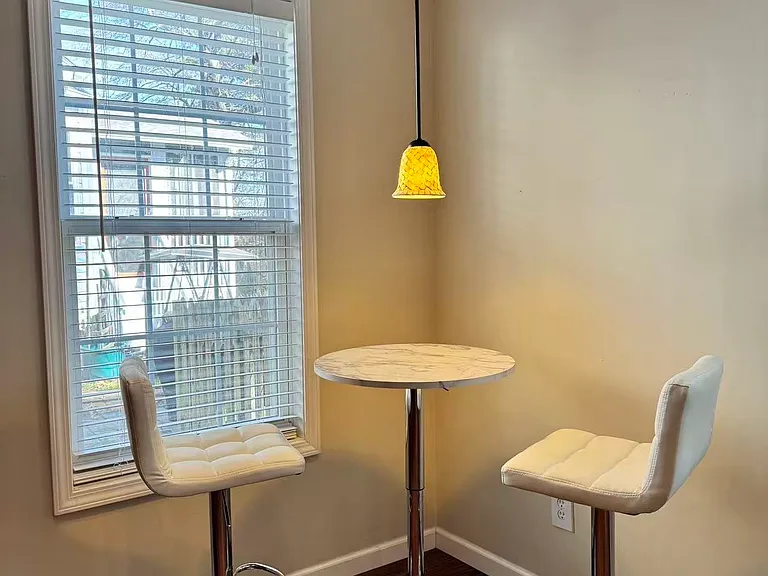 1000 Chapel Hill Dr — Photo 7