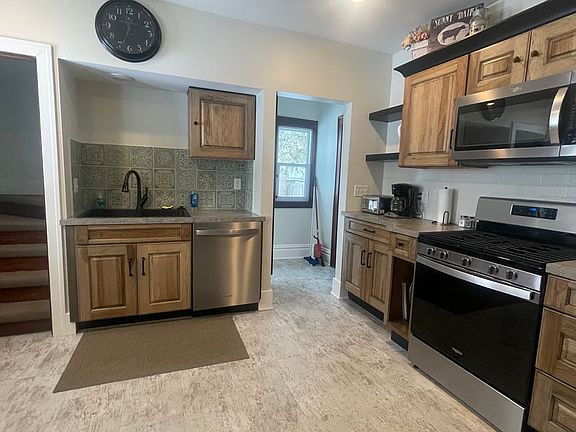 5th image of 3347 Van Buren St