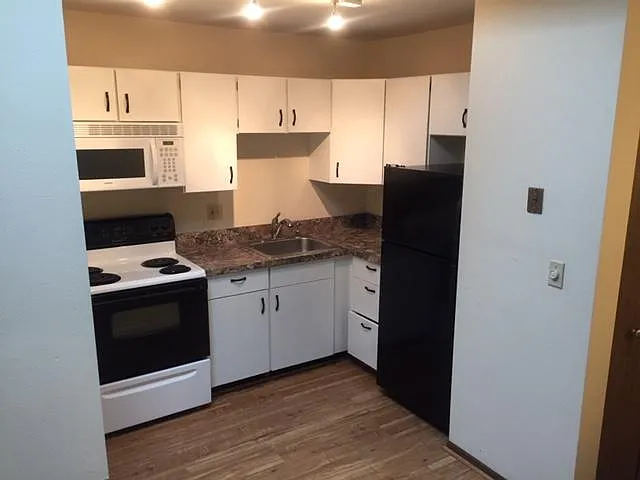 2094 Fox Hollow Dr — Photo 4