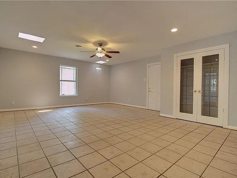 8115 Claremont Dr — Photo 10