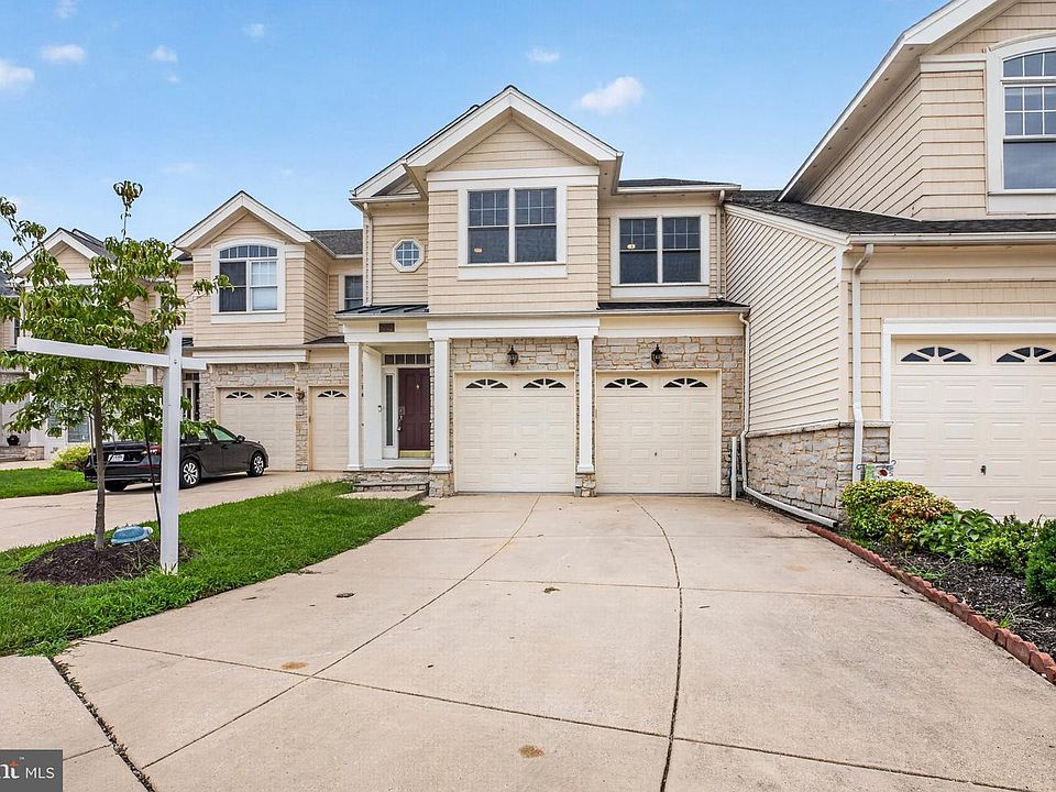 1st image of 8702 Timber Oak Ln