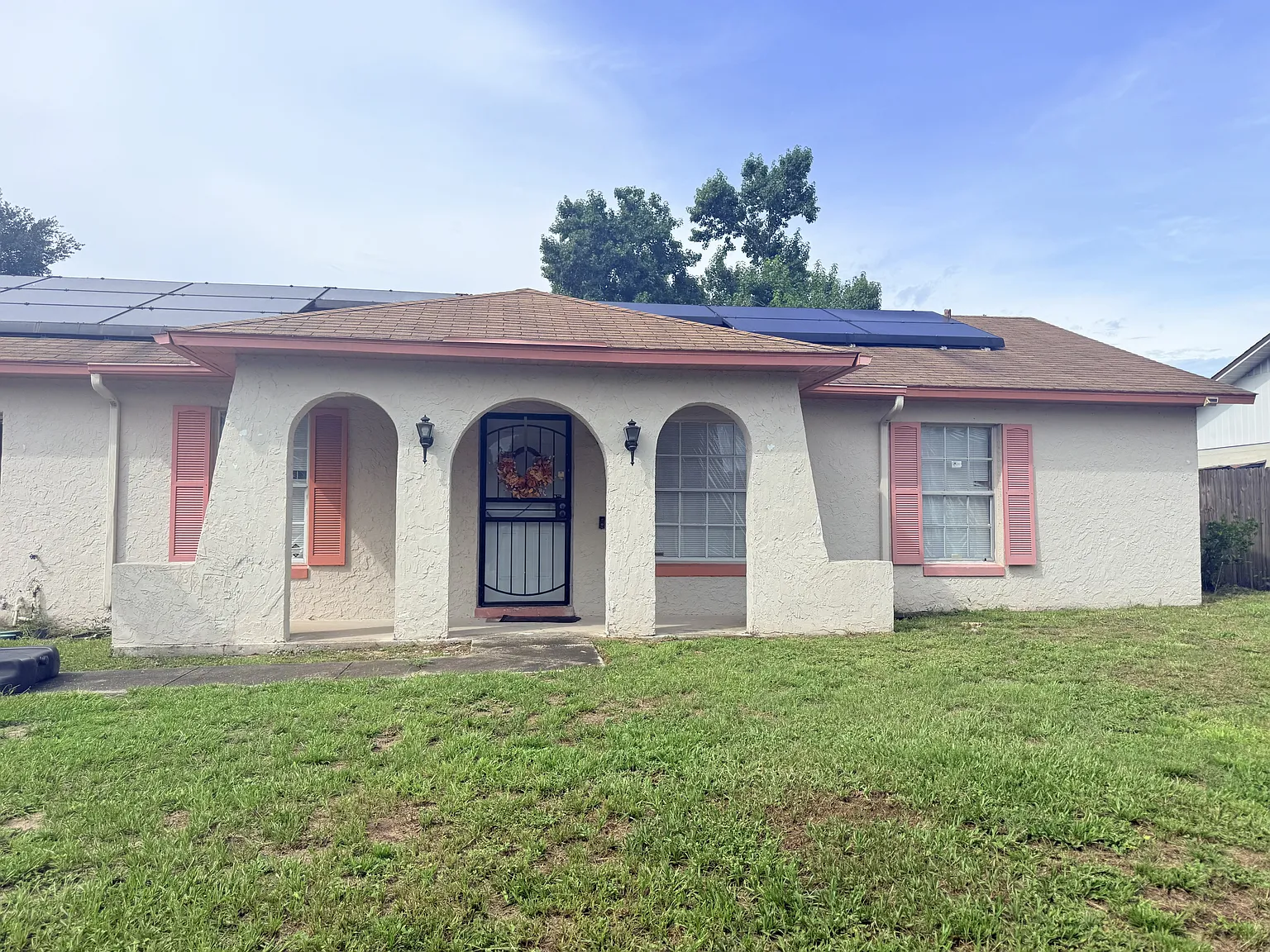 3 bed, 1119 sqft, $2,300 — Photo 1