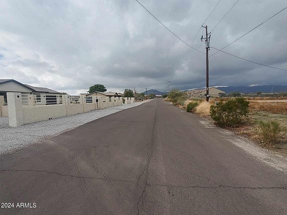 3rd image of 19332 W FLOWER Street