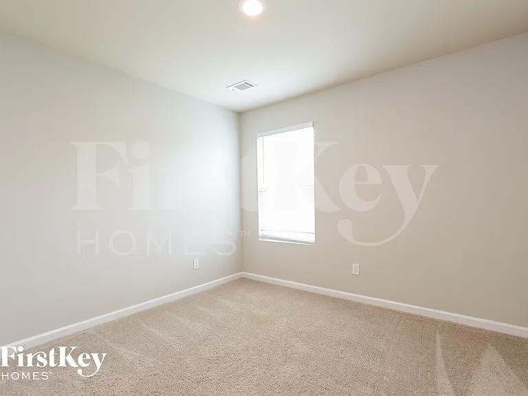 1006 Independence Ave — Photo 13