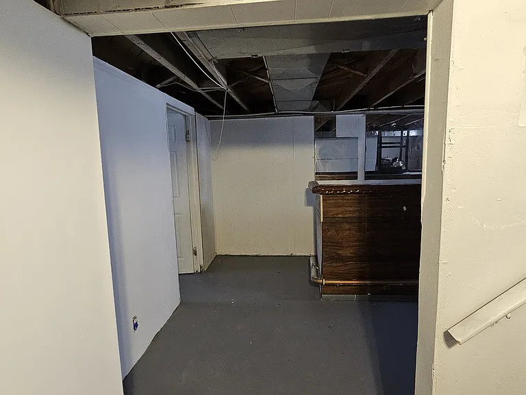 1517 Helen St — Photo 14