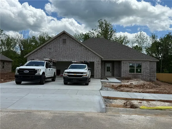 67 W Watson Ln, Farmington, AR 72730