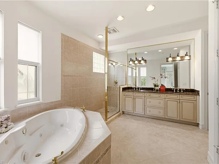 2843 Tiburon Blvd E #7-102 — Photo 27