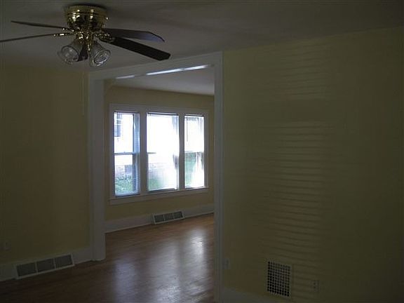 Living dining rooms pic 2