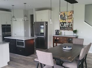 640 Fletcher St, Wixom, MI 48393