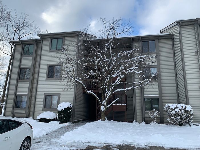 1st image of 8132 Shorewalk Dr APT A