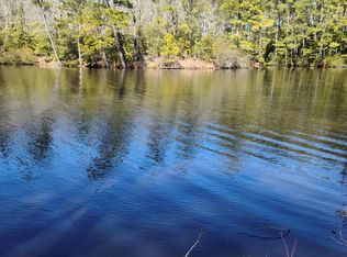 5 Greenwood Beach Rd, Heathsville, VA 22473