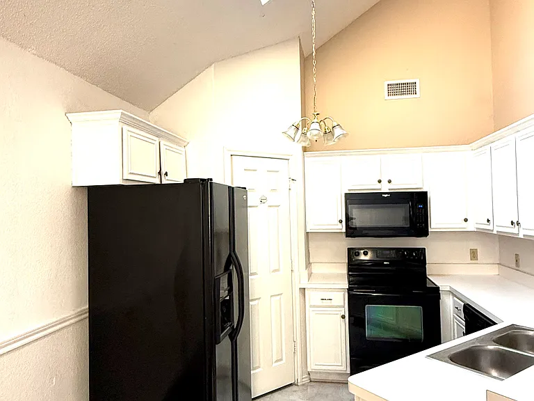 465 El Rio Dr — Photo 39