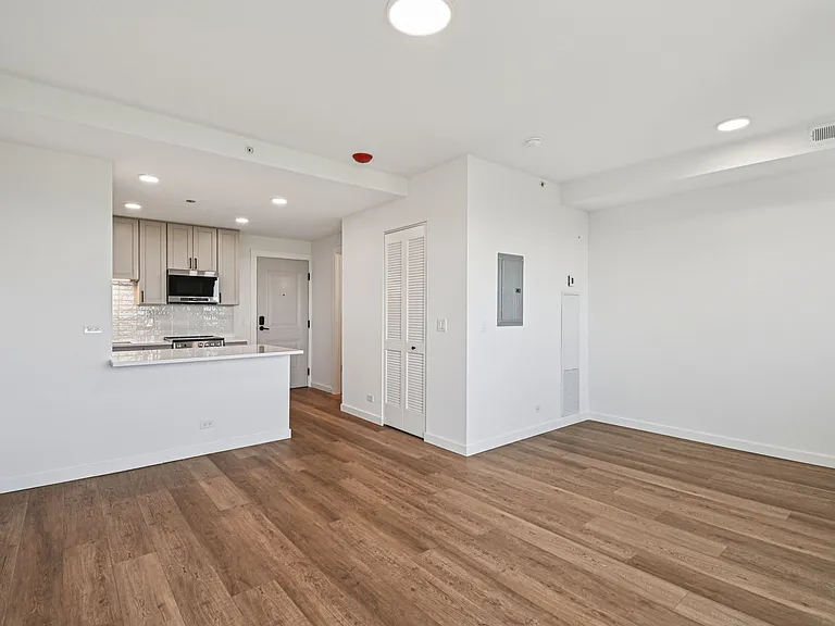 The Nest at Lincoln Park West — Photo 50