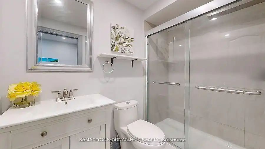 1st image of 586 Parliament St #1A