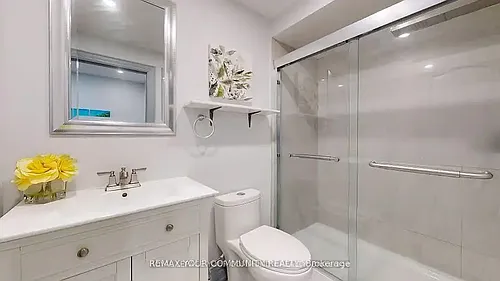 586 Parliament St #1A Photo 1