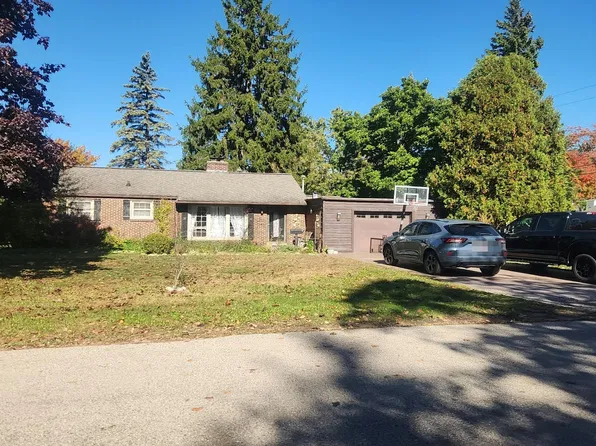 920 13th St, Marysville, MI 48040