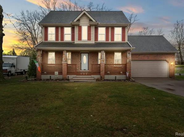 733 W Woodside Ave, Madison Heights, MI 48071