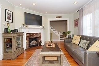 1st image of 67 Fernwood Ave