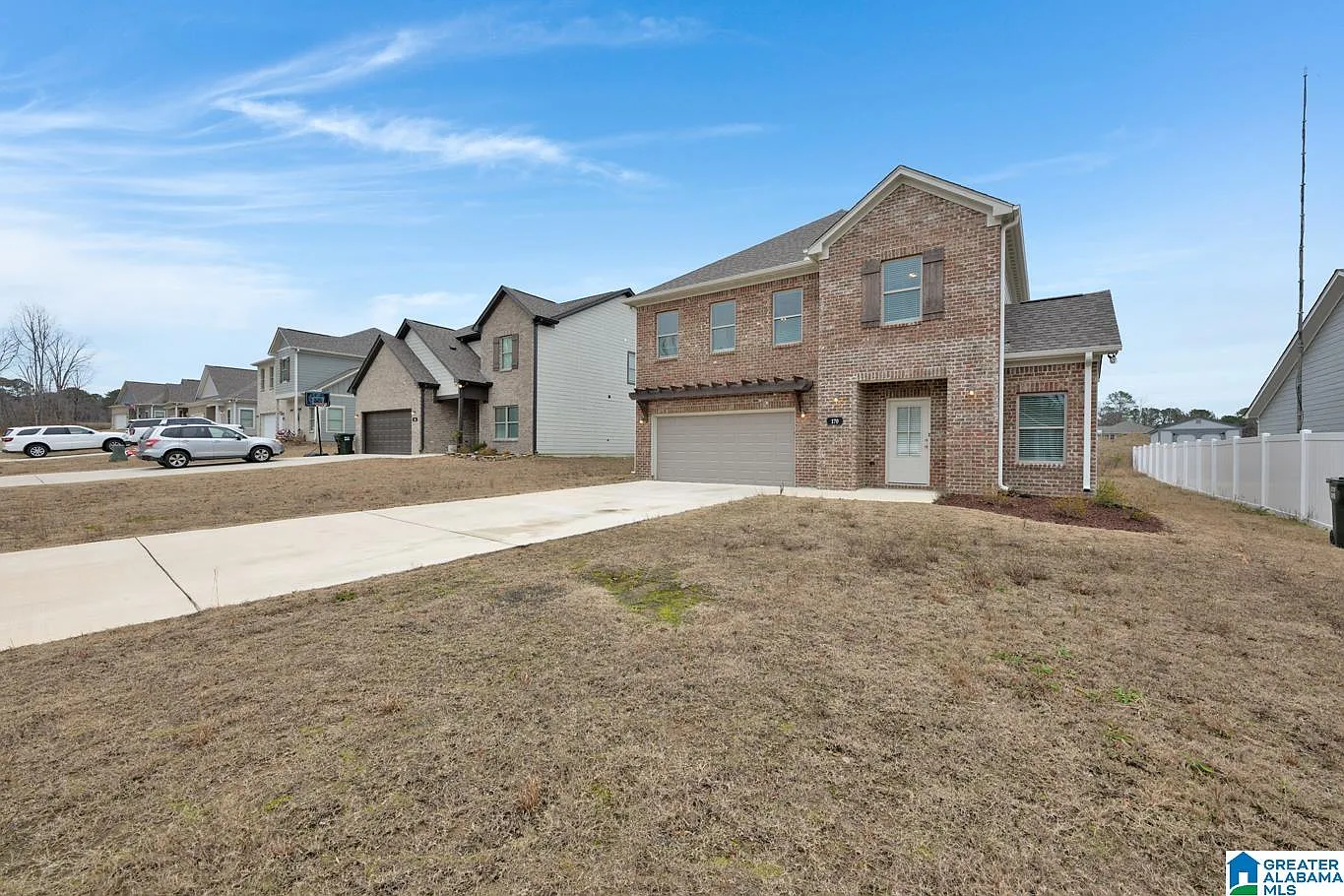 5 bed, 3.0 bath, $1,950 — Photo 3