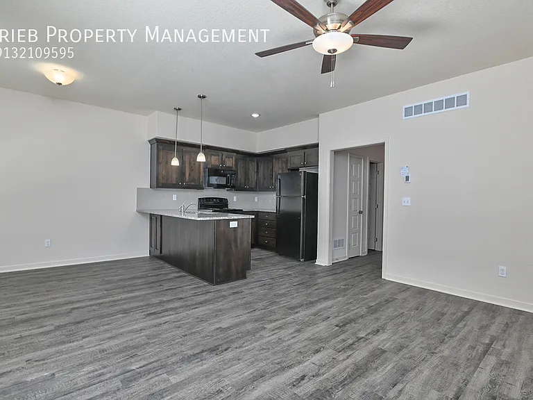 10328 Farrow Ave #6 — Photo 11