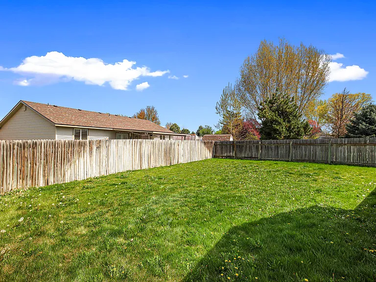 658 N Katie Way — Photo 33