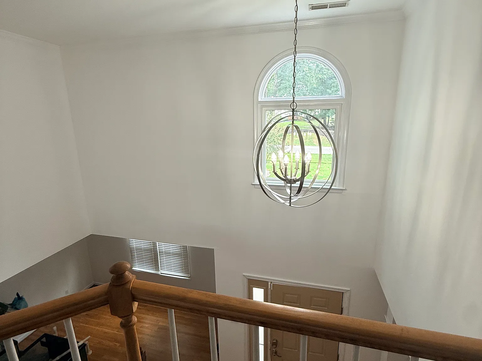 5 bed, 2.5 bath, 2855 sqft, $3,200 — Photo 4