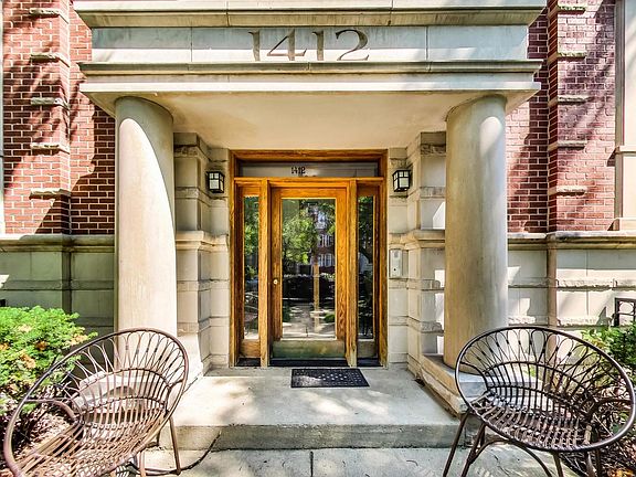 3rd image of 1412 W Cuyler Ave APT 1W
