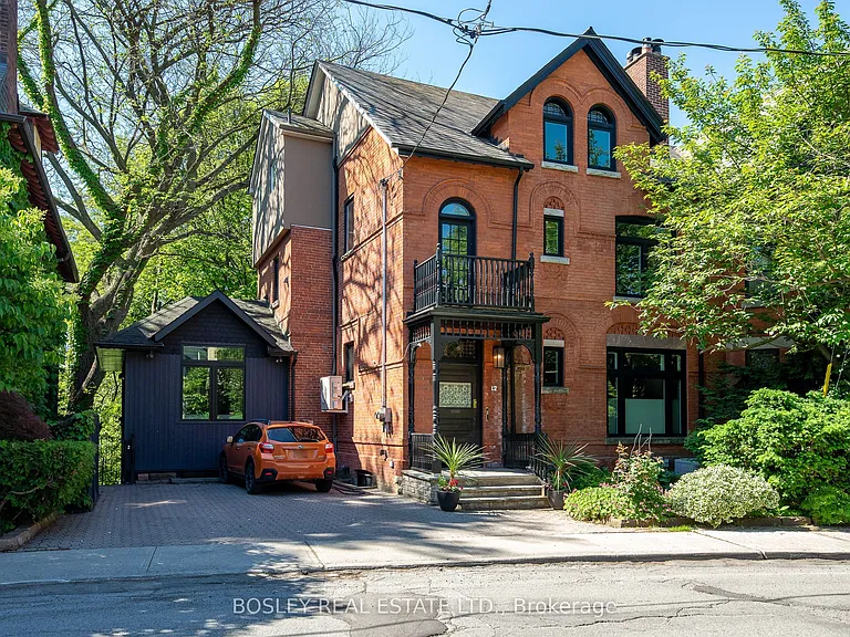 12 Meredith Cres #UPPER — Photo 1