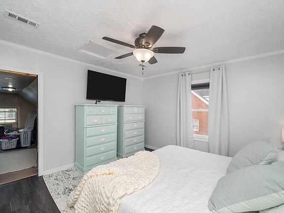 Master Bedroom. Plenty of room for a king size bed. Huge walk in closet. Upstairs.