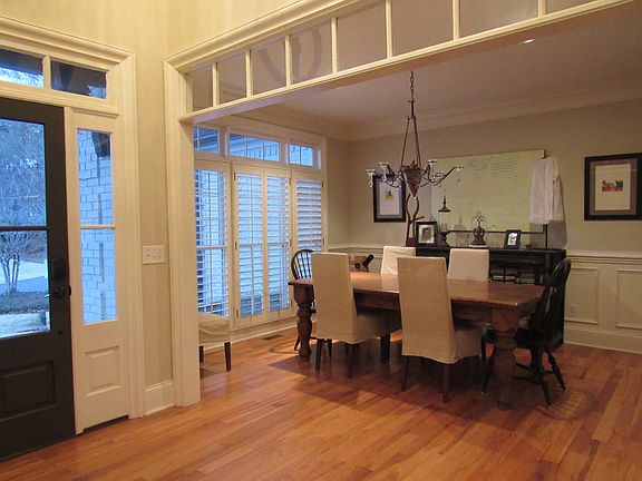 Dining Room & Entry