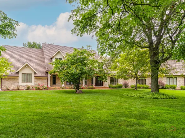 222 W Old Mill Rd, Lake Forest, IL 60045
