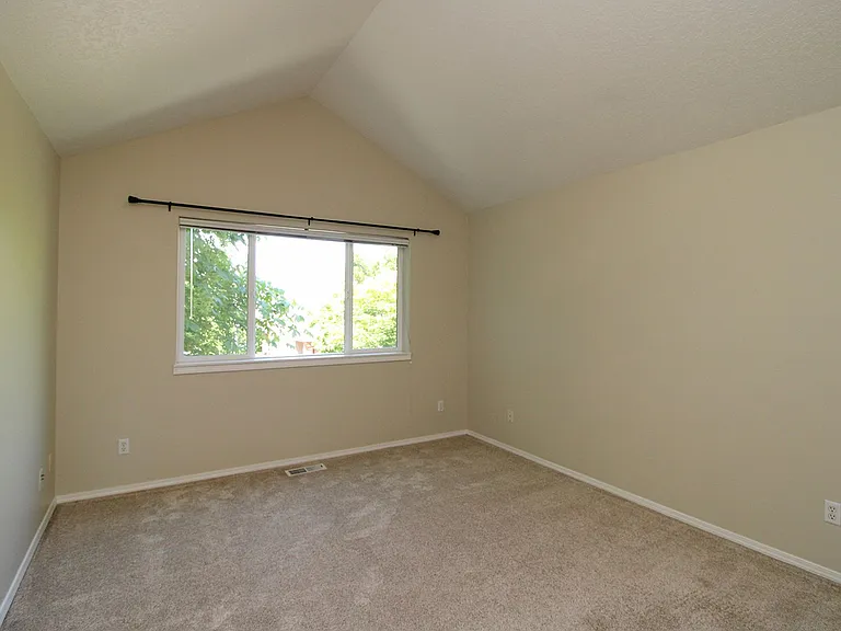 10722 NE 5th Ave — Photo 23